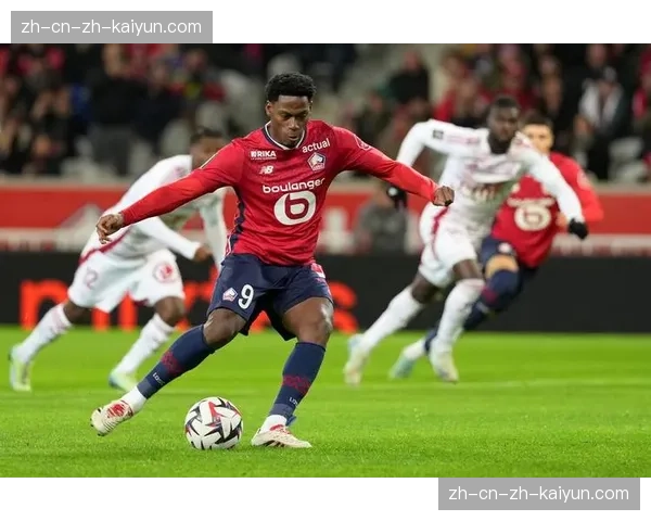 戴维在尤文挣扎表现引关注，加拿大国脚适应期困境与未来去向